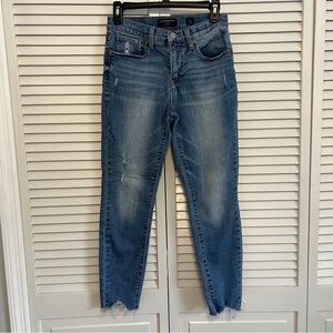 Lucky Brand blue distressed denim jeans